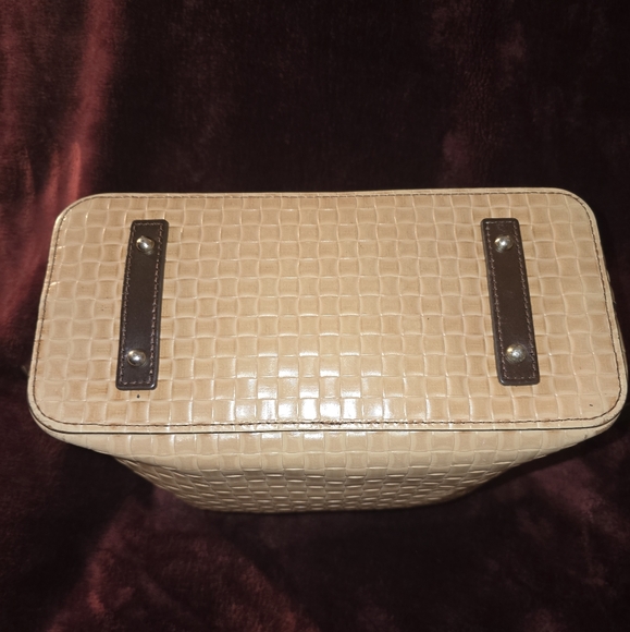 Dooney And Bourke Lilliana Wovwn Embossed Leather Tote EUC - Picture 5 of 16